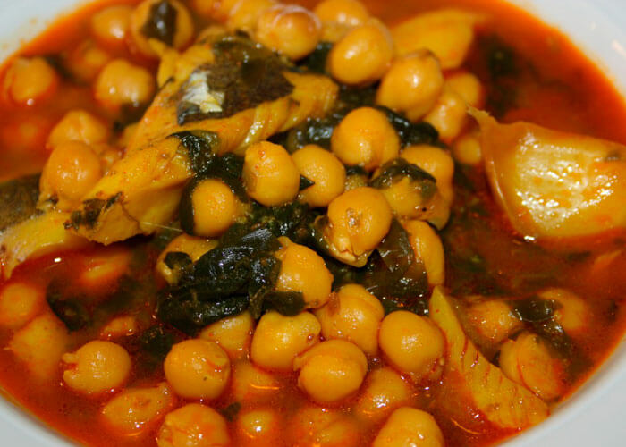 Garbanzos con bacalao